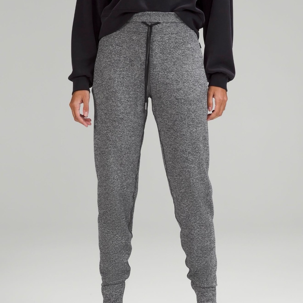 Lululemon Engineered Warmth Relaxed Fit Jogger